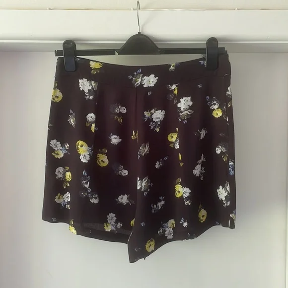 Nunui Floral Navy Blue Womens Shorts AU 12 - Blue with colourful flowers - Picture 8 of 16